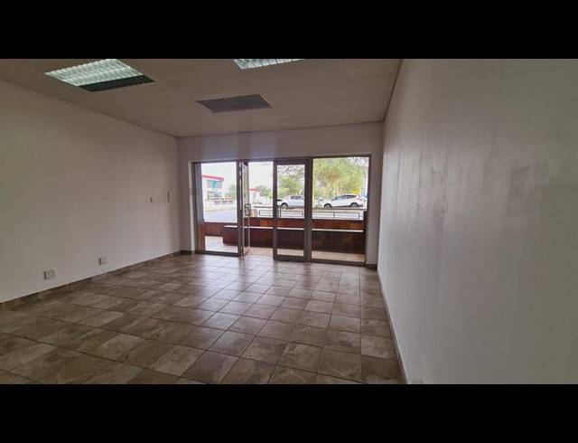 RETAIL PROPERTY TO RENT IN LYNNWOOD RIDGE